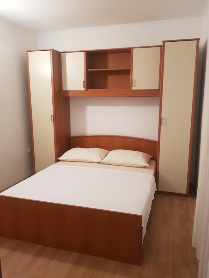 Apartments By The Sea Lopar Bilik gambar