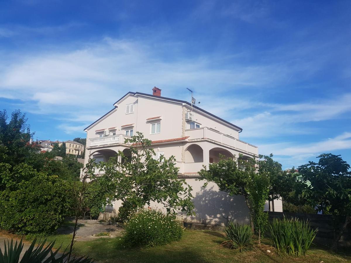 Apartments By The Sea Lopar Luaran gambar