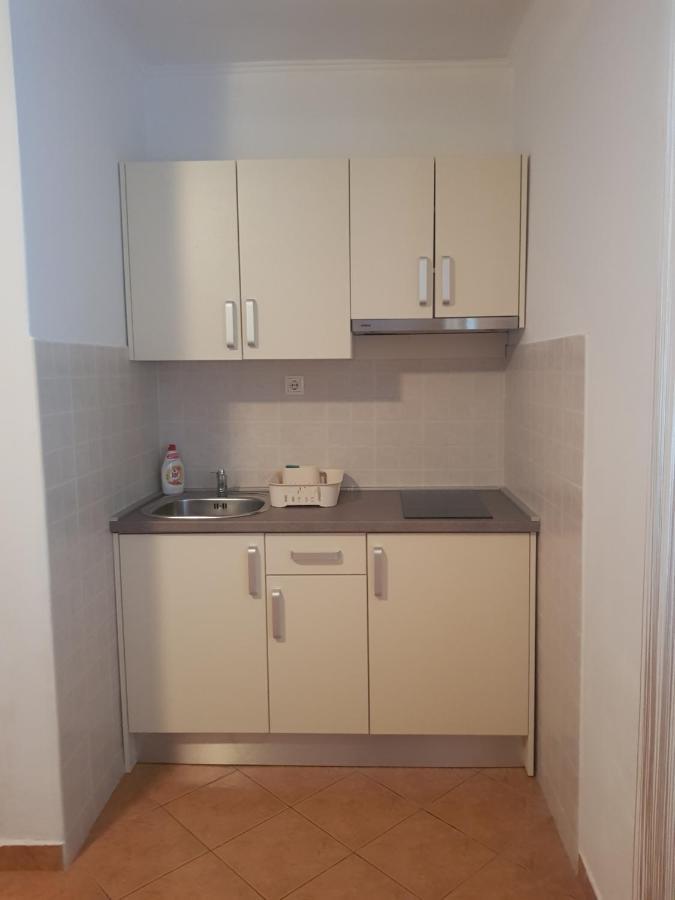 Apartments By The Sea Lopar Luaran gambar